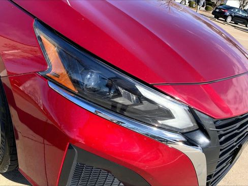 Used 2025 Nissan Altima 2.5 SV image 25