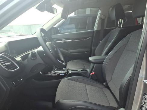 Certified 2025 Kia Seltos S FWD image 18