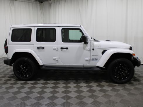Used 2022 Jeep Wrangler Unlimited Sahara w/ Safety Group image 32