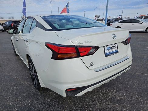 Used 2022 Nissan Altima 2.5 SV w/ SV Premium Package image 4