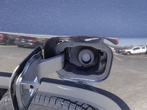 Used 2019 GMC Acadia SLE image 13