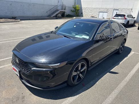Used 2023 Honda Accord Sport image 2