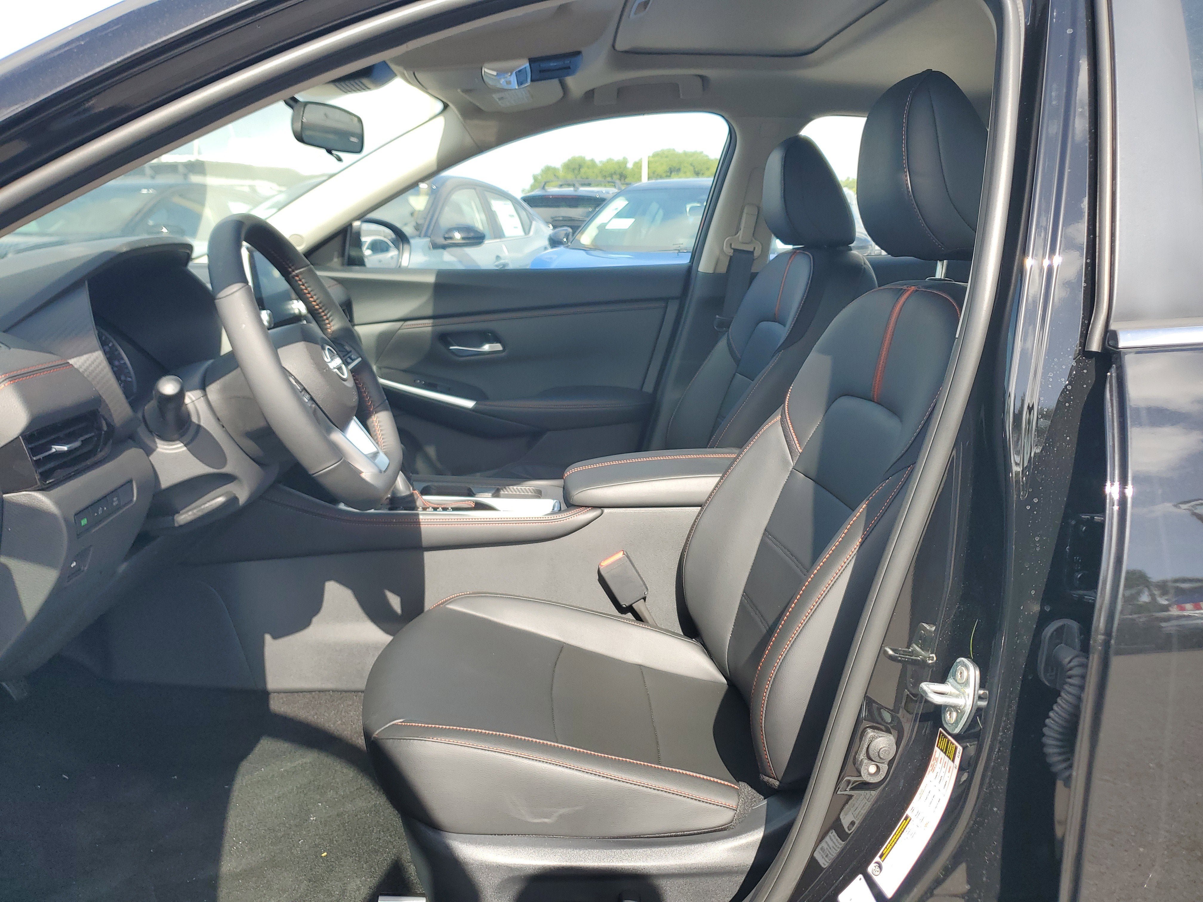 New 2025 Nissan Sentra SR w/ SR Premium Package FWD image 15