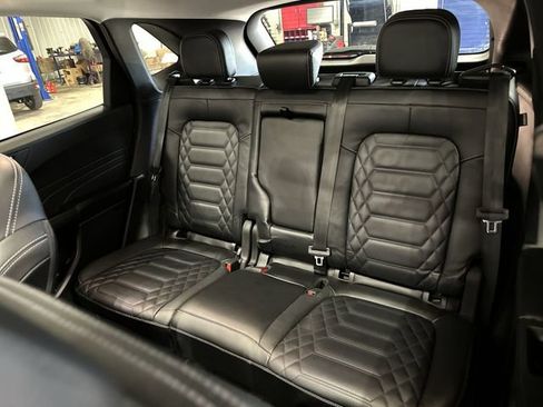 Certified 2023 Ford Escape Platinum w/ Premium Technology Package AWD/4WD image 28