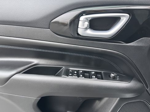 New 2026 Jeep Compass Latitude image 9