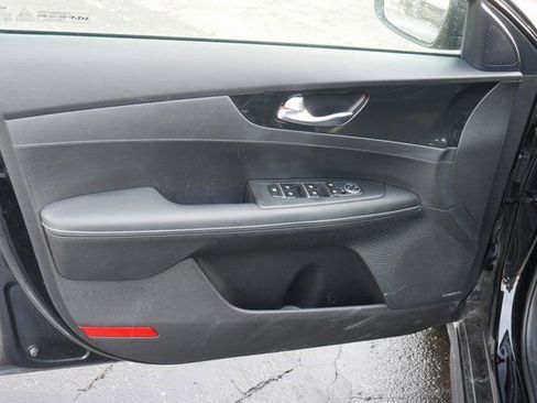 Used 2023 Kia Forte GT-Line w/ GT-Line Premium Package image 13