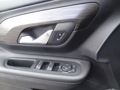 Used 2024 GMC Terrain SLE FWD image 14