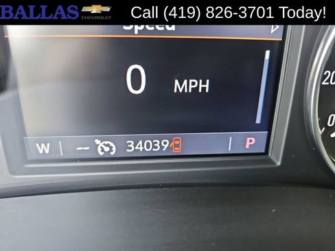 Used 2022 Buick Enclave Essence w/ Sport Touring Edition FWD image 12