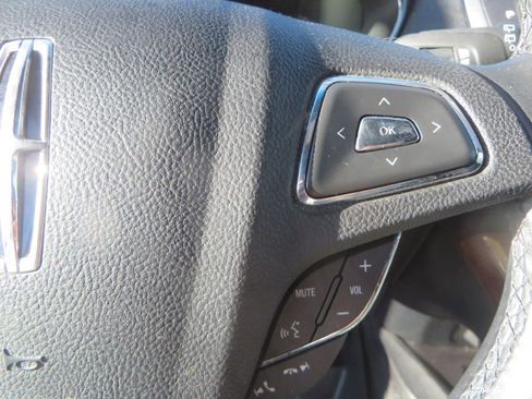 Used 2016 Lincoln MKX Select image 14