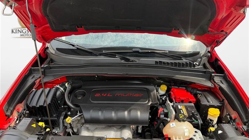 Used 2018 Jeep Renegade Latitude w/ UConnect 8.4 Nav Group AWD/4WD image 20