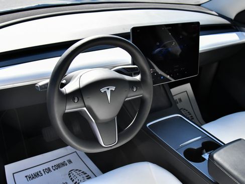 Used 2023 Tesla Model Y Long Range AWD/4WD image 14