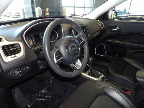 Used 2021 Jeep Compass Latitude AWD/4WD image 24