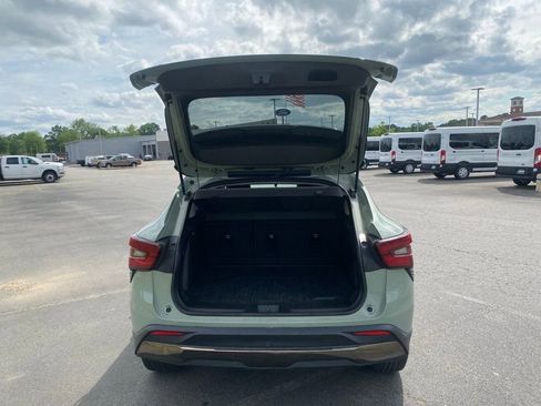 Used 2024 Chevrolet Trax ACTIV w/ Sunroof Package image 9