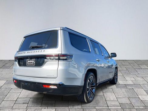 Used 2022 Jeep Grand Wagoneer Series III w/ Rear Seat Video Group 1 image 7