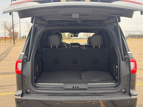Used 2019 Lincoln Navigator L Reserve image 34