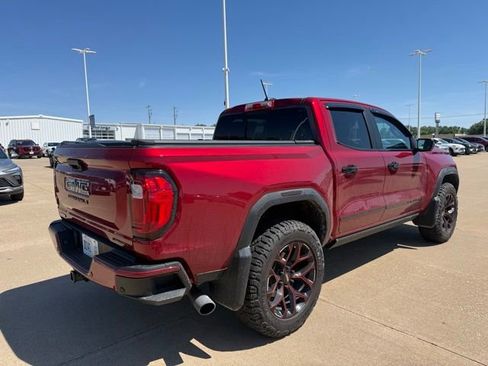Used 2025 GMC Canyon Denali AWD/4WD image 3
