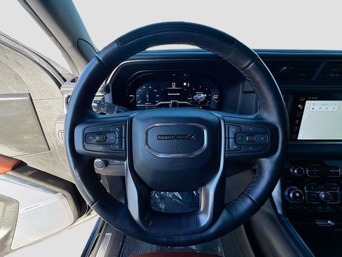 Used 2023 GMC Yukon Denali Ultimate image 40