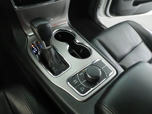Used 2020 Jeep Grand Cherokee Limited AWD/4WD image 16