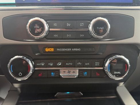 Used 2022 Ford F350 Lariat w/ Lariat Value Package image 31