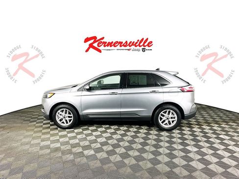 Used 2024 Ford Edge SEL image 4