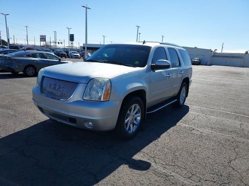Used 2011 GMC Yukon Denali image 11