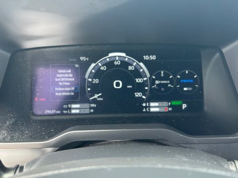 Used 2024 Toyota Tundra Platinum AWD/4WD image 10