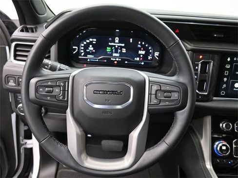 Used 2024 GMC Yukon XL AT4 w/ Technology Package image 7