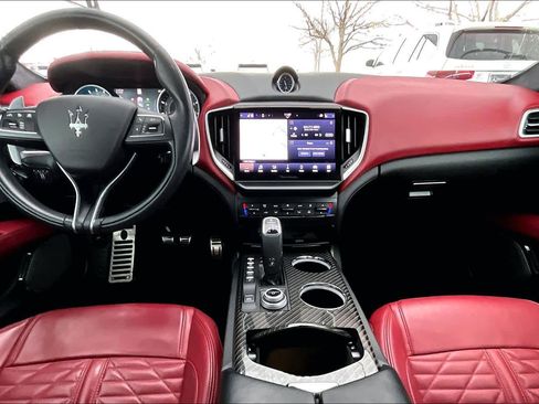 Used 2022 Maserati Ghibli Modena image 15