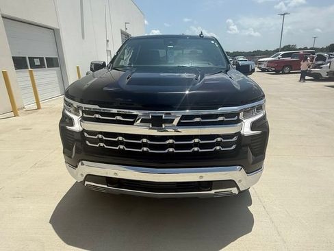Used 2023 Chevrolet Silverado 1500 LTZ w/ LTZ Premium Package AWD/4WD image 8