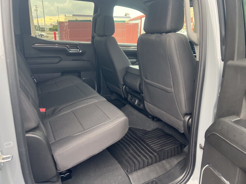 Used 2024 Chevrolet Silverado 1500 LT AWD/4WD image 24