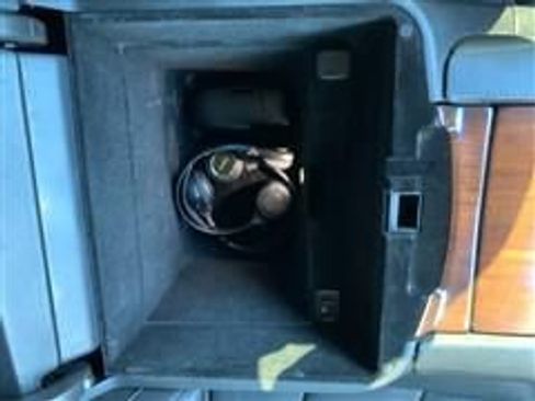 Used 2016 Cadillac Escalade ESV Premium image 30