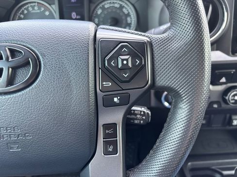Used 2019 Toyota Tacoma TRD Off-Road AWD/4WD image 17