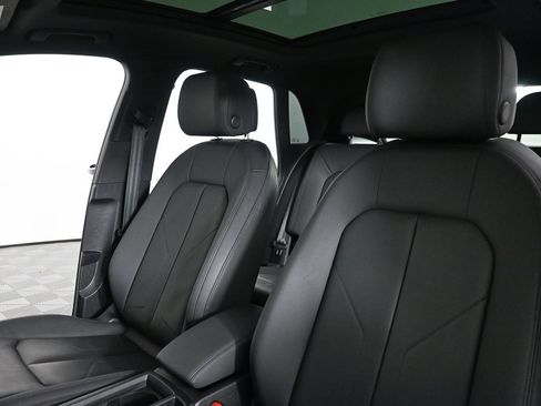 Used 2020 Audi Q3 2.0T Premium w/ Convenience Package image 5
