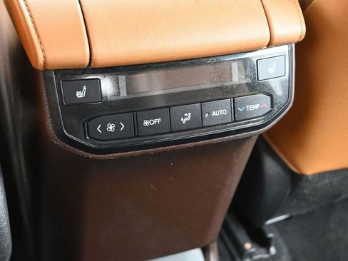 Used 2022 Toyota Highlander Platinum AWD/4WD image 20