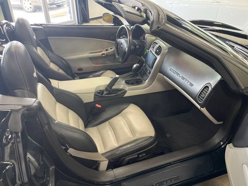 Used 2007 Chevrolet Corvette Convertible w/ Preferred Equipment Group RWD image 49