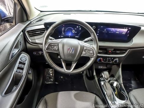 Certified 2024 Buick Encore GX Preferred w/ Comfort Package FWD image 3