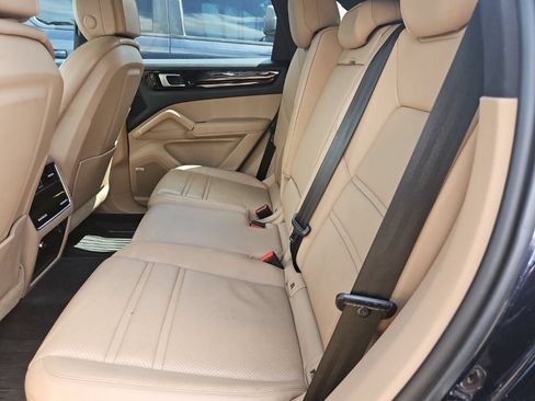 Used 2019 Porsche Cayenne E-Hybrid AWD/4WD image 8