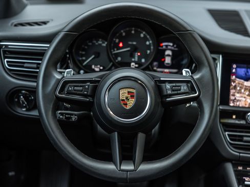 Certified 2026 Porsche Macan AWD/4WD image 14