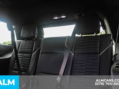 Used 2026 Cadillac Escalade Platinum Sport w/ LPO, Floor Liner Package AWD/4WD image 18