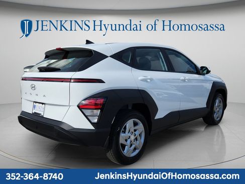 New 2026 Hyundai Kona SE FWD image 2