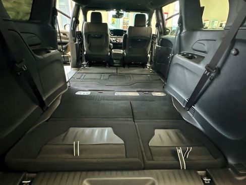 New 2027 Chrysler Pacifica Select AWD/4WD image 15