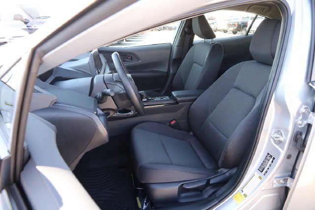 Used 2025 Toyota Prius LE AWD/4WD image 8