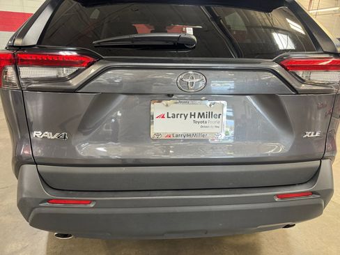 Used 2025 Toyota RAV4 XLE FWD image 25