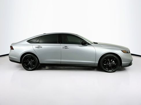 Used 2025 Honda Accord SE image 10