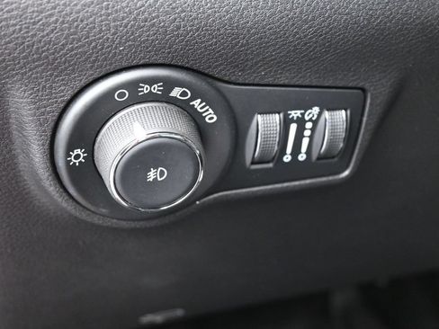 Used 2025 Jeep Compass Limited AWD/4WD image 27