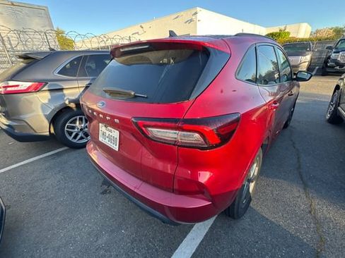 Used 2024 Ford Escape ST-Line image 3