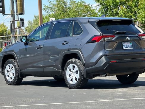 Used 2024 Toyota RAV4 LE AWD/4WD image 6