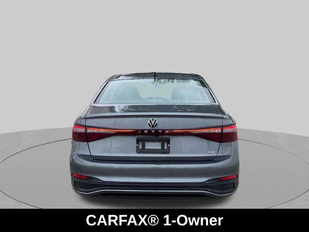 Used 2025 Volkswagen Jetta SE FWD image 4