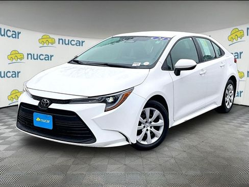 Used 2024 Toyota Corolla LE FWD image 3