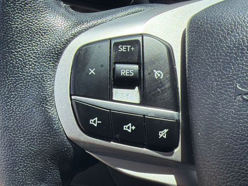 Used 2021 Ford Explorer XLT w/ Equipment Group 202A RWD image 17